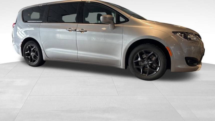 2019 Chrysler Pacifica Touring Plus — Minivan — 97,541 mi — Beachwood, OH