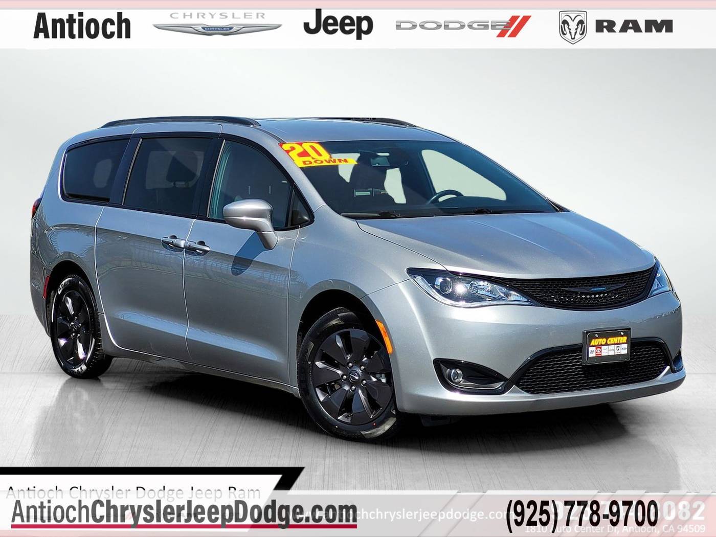 2020 Chrysler Pacifica Hybrid Touring L — Minivan — 29,878 mi — Antioch, CA