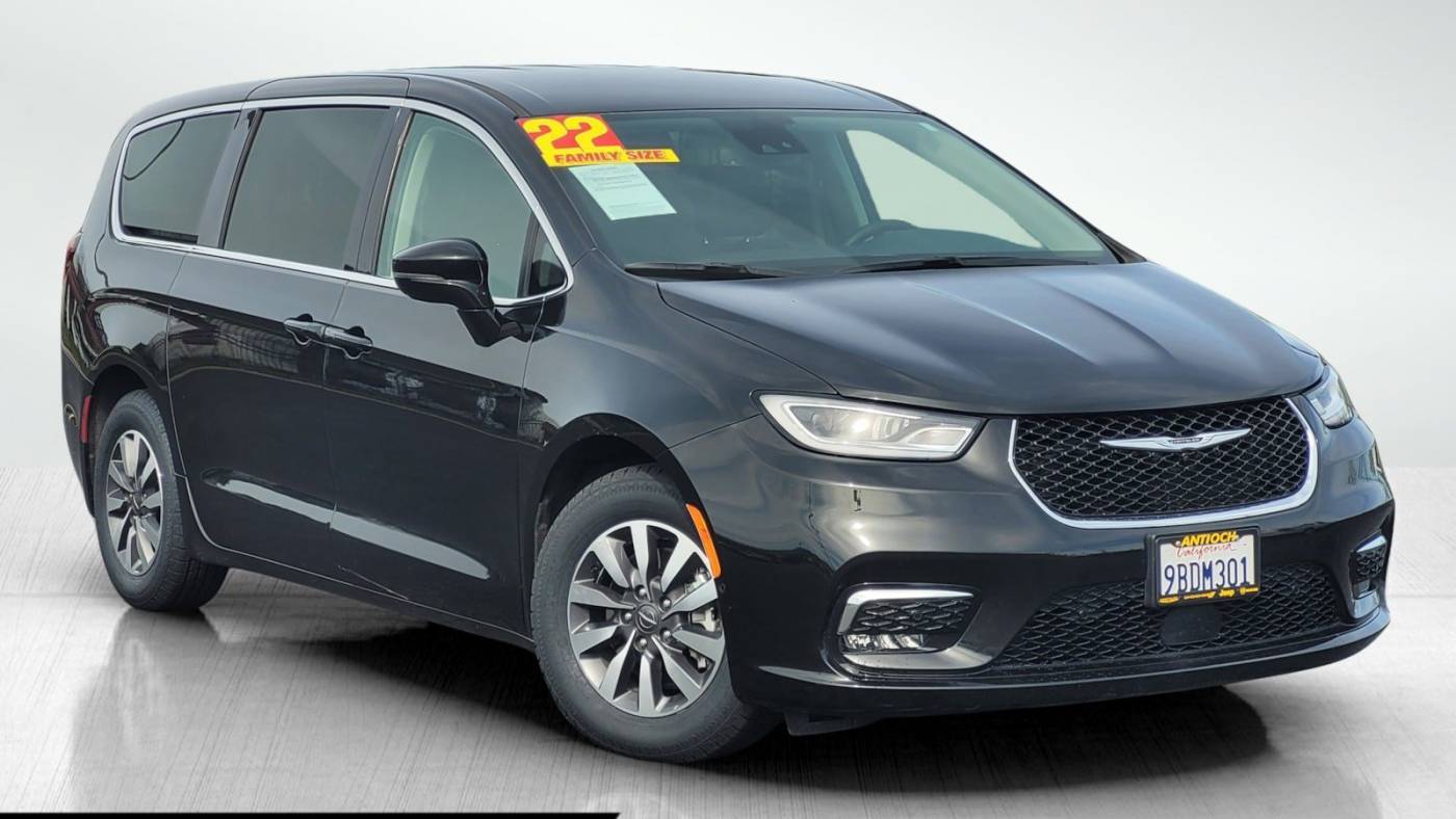 2022 Chrysler Pacifica Hybrid Touring L — Minivan — 37,105 mi — Antioch, CA