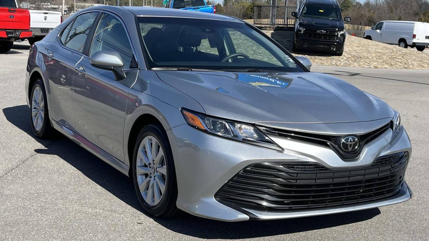 2018 Toyota Camry LE — Sedan — 25,420 mi — Alcoa, TN