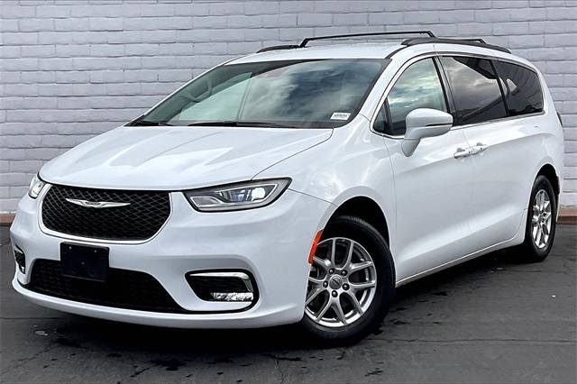 2022 Chrysler Pacifica Touring L — Minivan — 37,786 mi — Cathedral City, CA