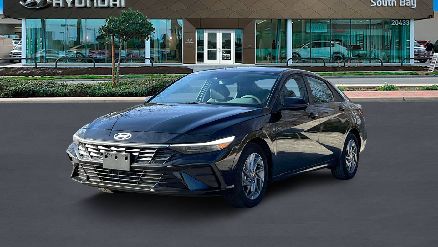 2024 Hyundai Elantra Hybrid Blue — Sedan — 8,385 mi — Torrance, CA