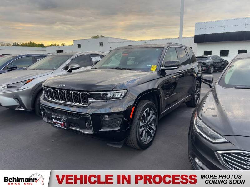 2023 Jeep Grand Cherokee Overland — SUV — 23,715 mi — Troy, MO