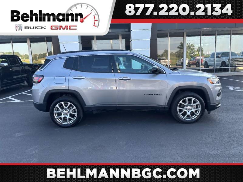 2022 Jeep Compass Latitude Lux — SUV — 31,407 mi — Troy, MO