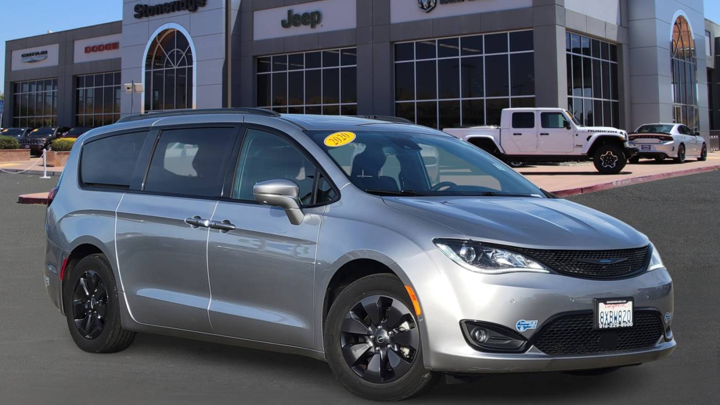 2020 Chrysler Pacifica Hybrid Limited — Minivan — 26,230 mi — Pleasanton, CA