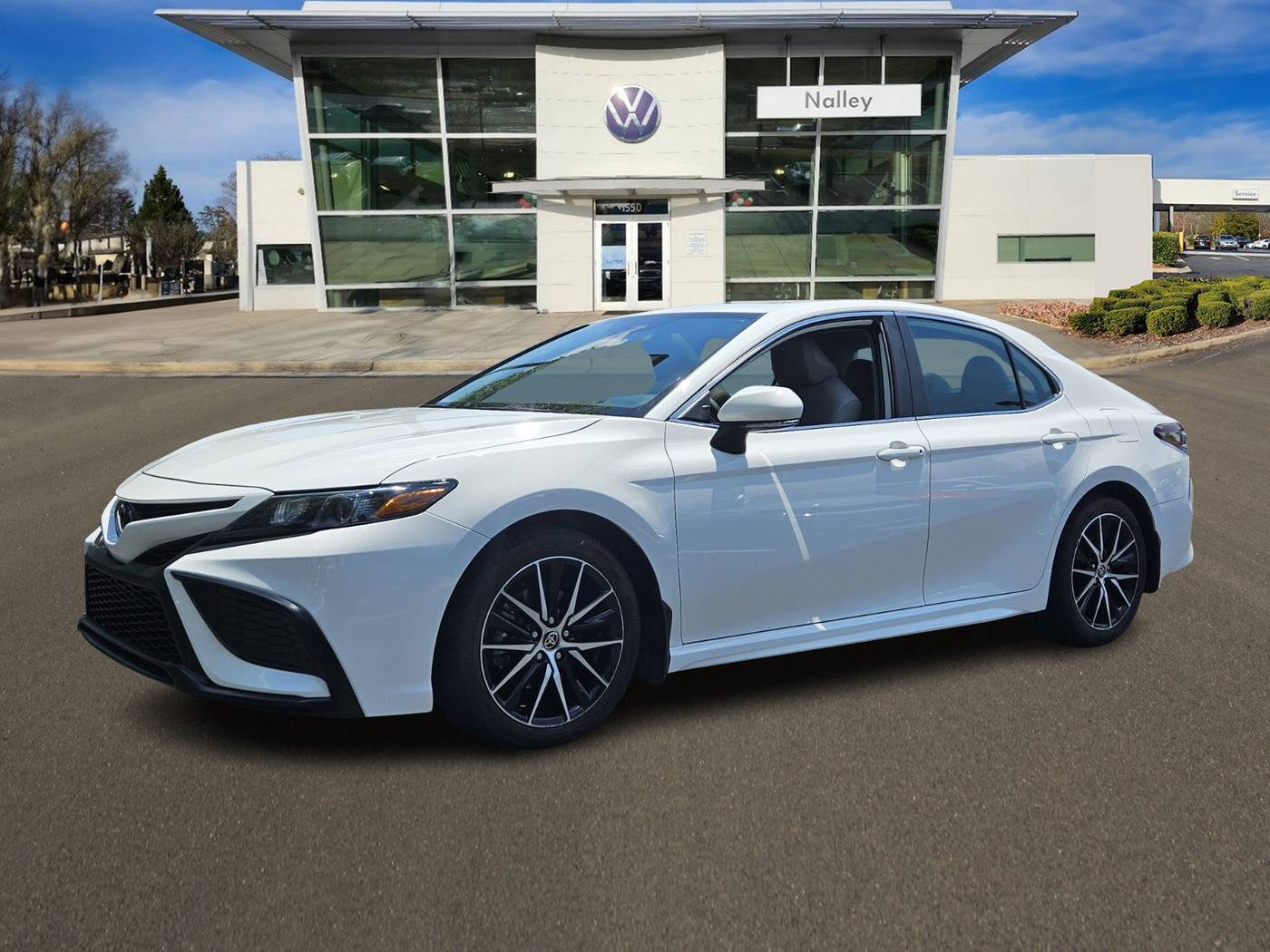 2022 Toyota Camry SE — Sedan — 35,438 mi — Alpharetta, GA