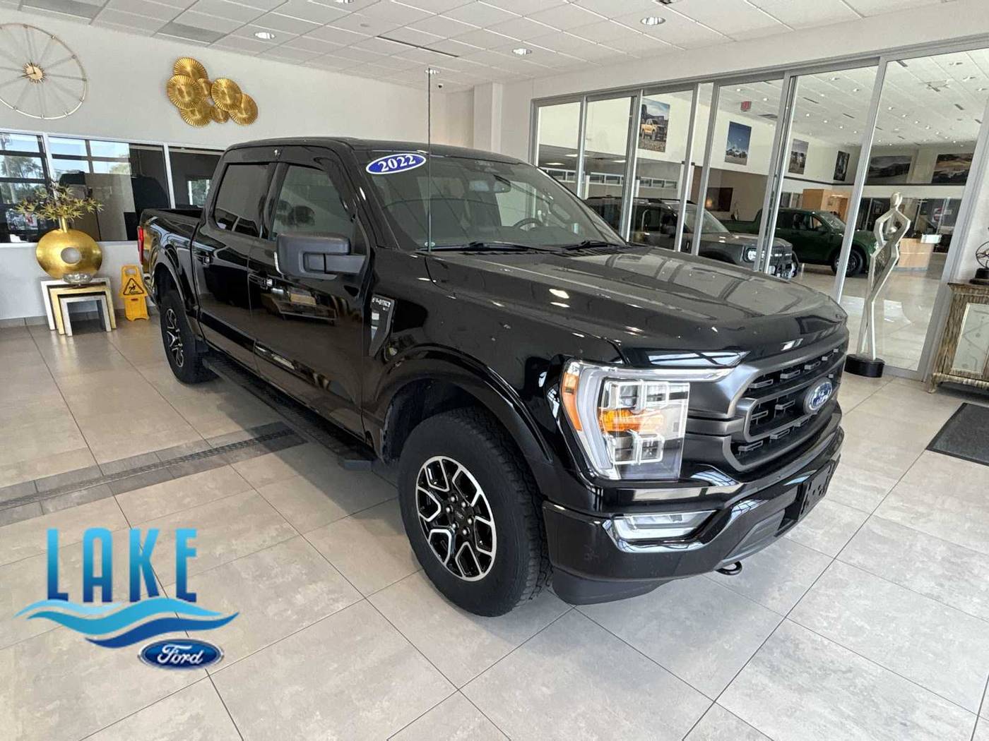 2022 Ford F-150 XLT — Pickup Truck — 32,600 mi — Milwaukee, WI