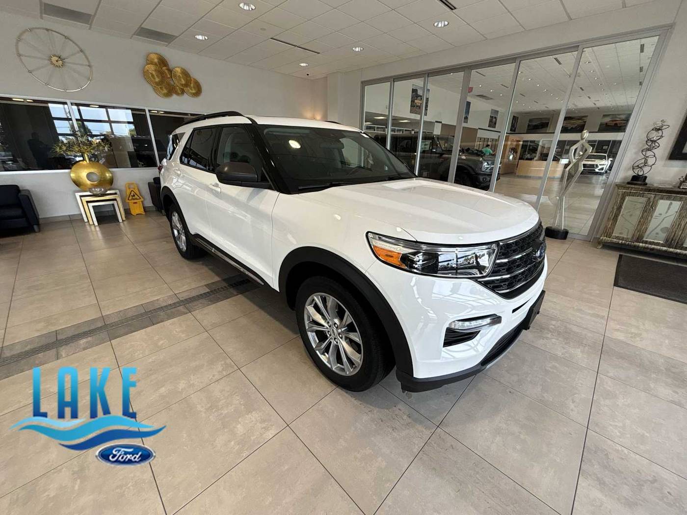 2023 Ford Explorer XLT — SUV — 27,445 mi — Milwaukee, WI