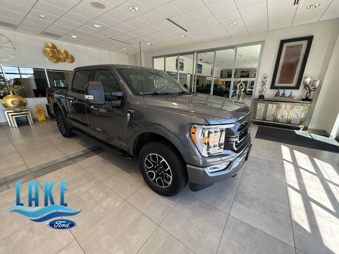 2022 Ford F-150 XLT — Pickup Truck — 54,368 mi — Milwaukee, WI