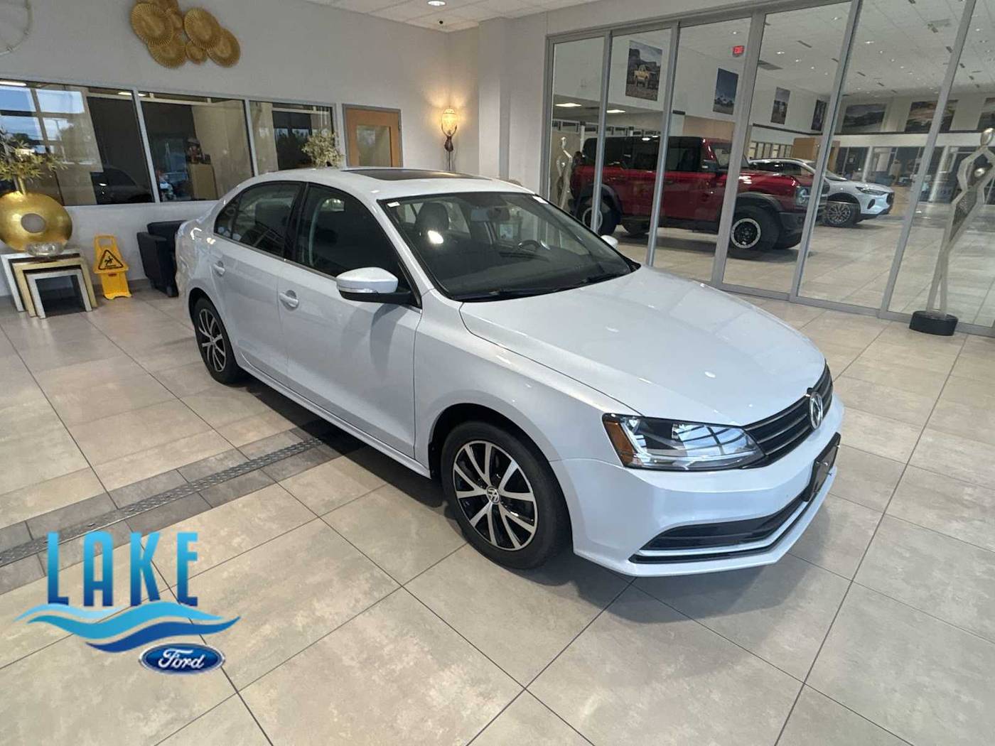 2017 Volkswagen Jetta 1.4T SE — Sedan — 86,747 mi — Milwaukee, WI