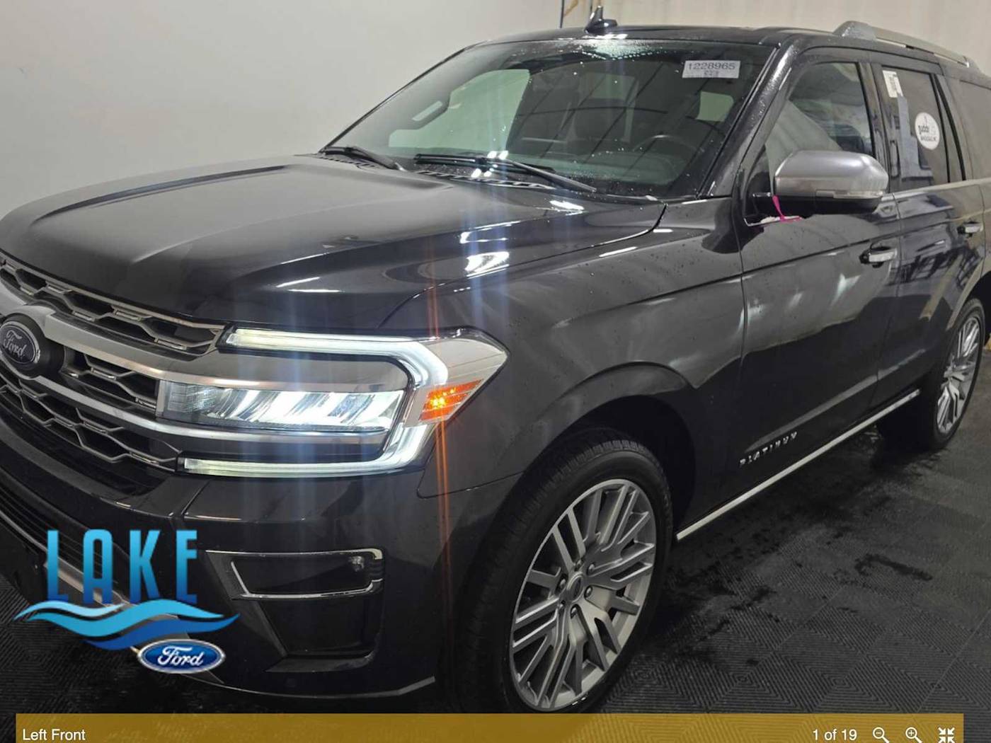 2023 Ford Expedition Platinum — SUV — 32,373 mi — Milwaukee, WI