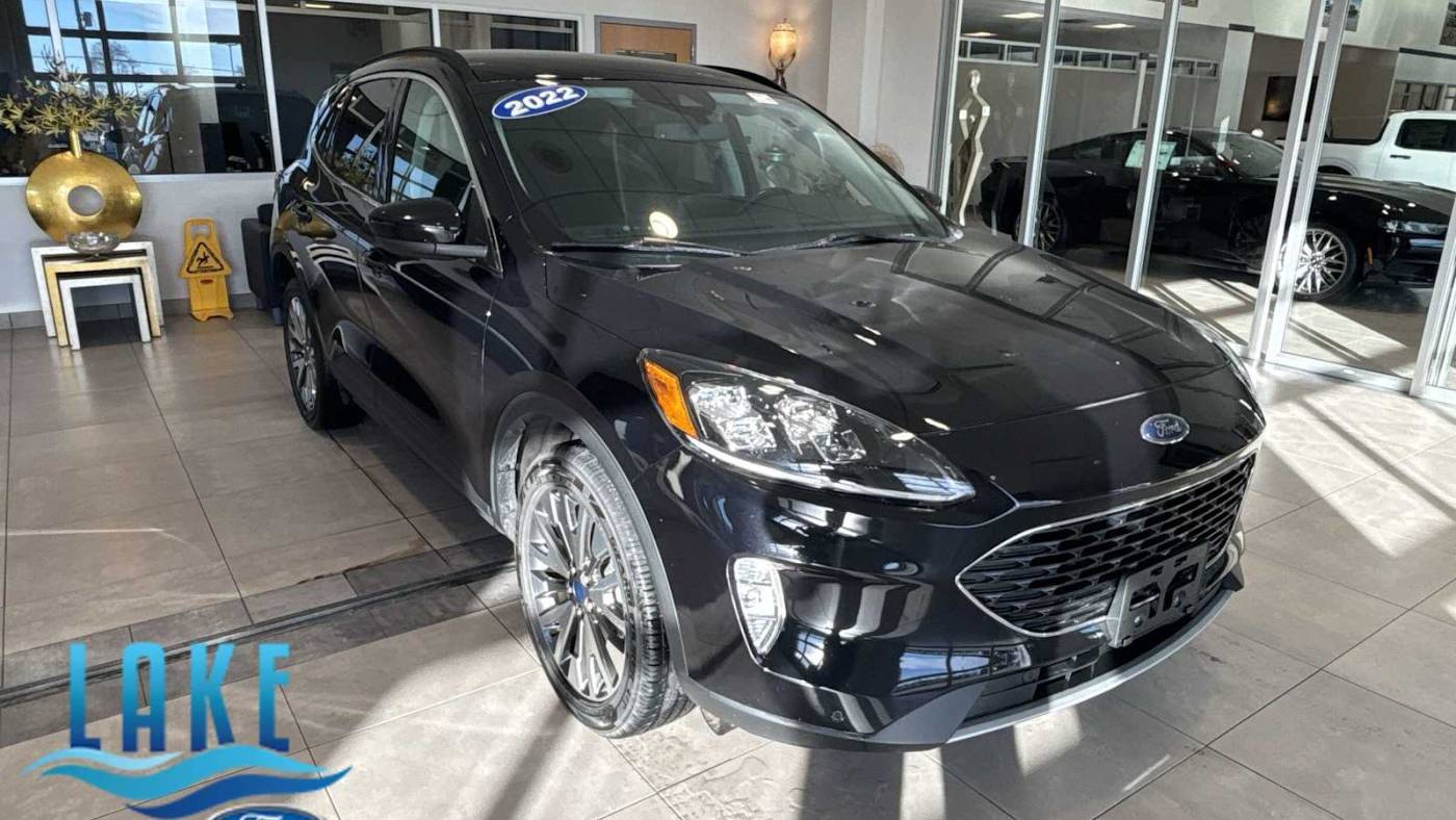 2022 Ford Escape Titanium — SUV — 46,458 mi — Milwaukee, WI