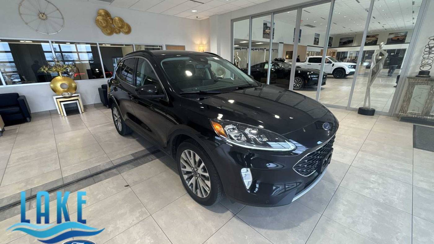 2022 Ford Escape Titanium — SUV — 57,248 mi — Milwaukee, WI