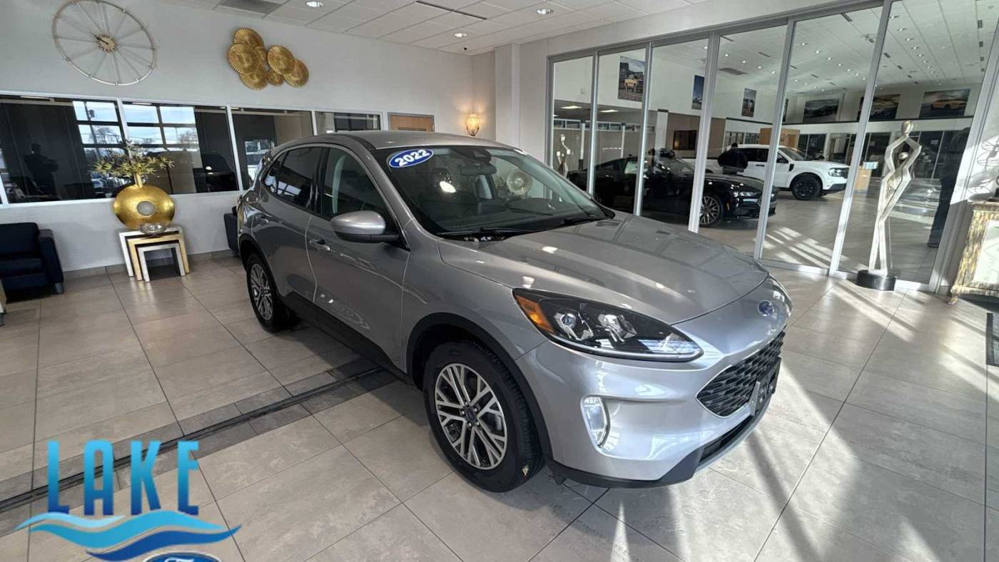 2022 Ford Escape SEL — SUV — 53,881 mi — Milwaukee, WI
