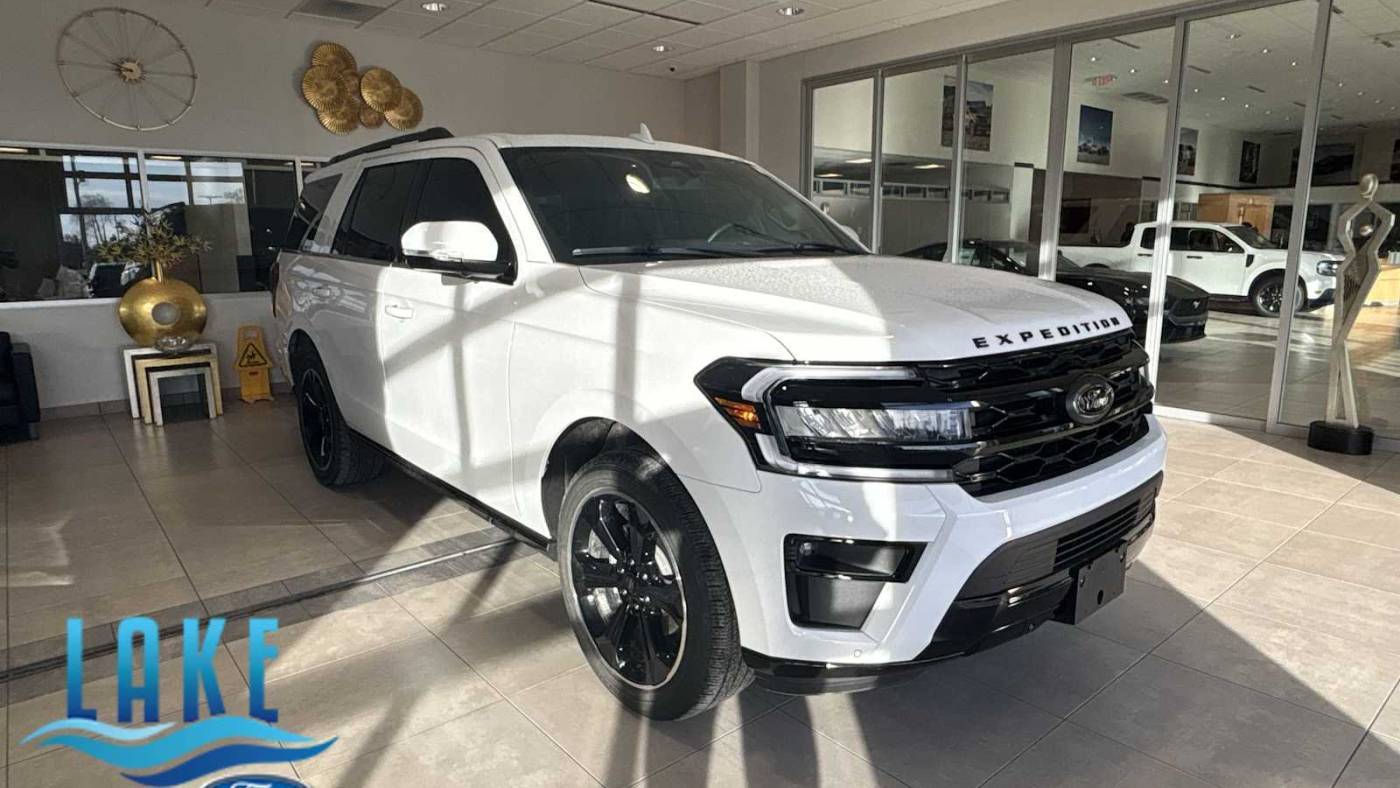 2024 Ford Expedition Limited — SUV — 16,248 mi — Milwaukee, WI