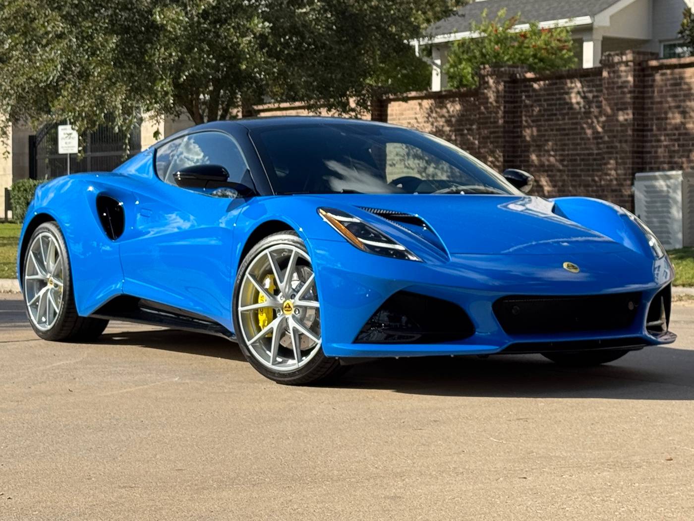 2025 Lotus Emira V6 Base