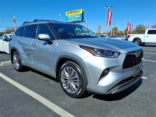 2022 Toyota Highlander Platinum