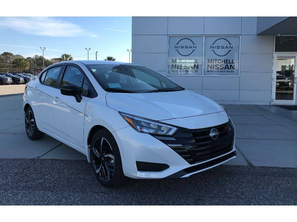 2025 Nissan Versa SR