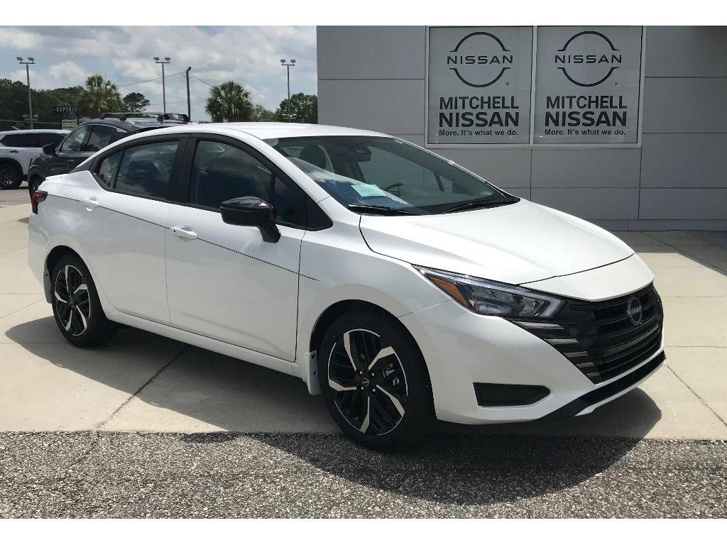 2025 Nissan Versa SR