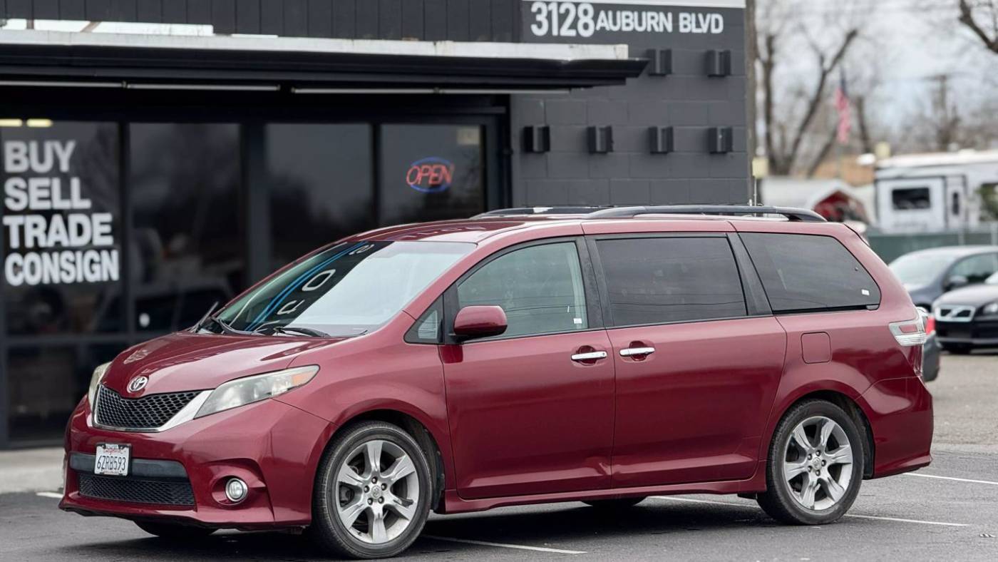 2013 Toyota Sienna SE — Minivan — 118,750 mi — Sacramento, CA