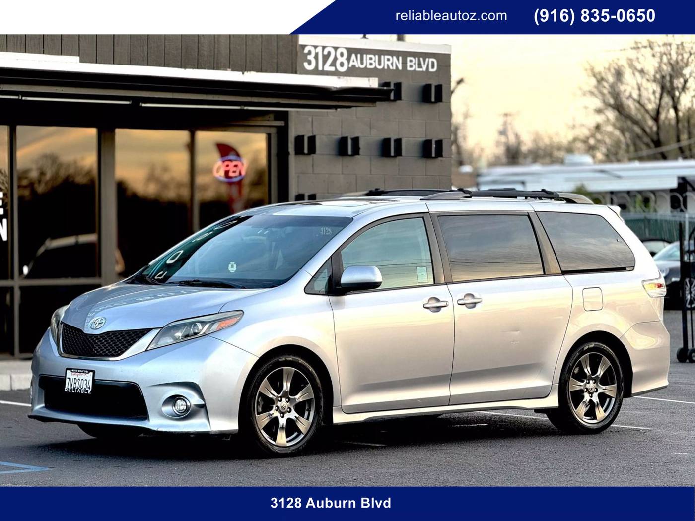 2017 Toyota Sienna SE — Minivan — 81,775 mi — Sacramento, CA