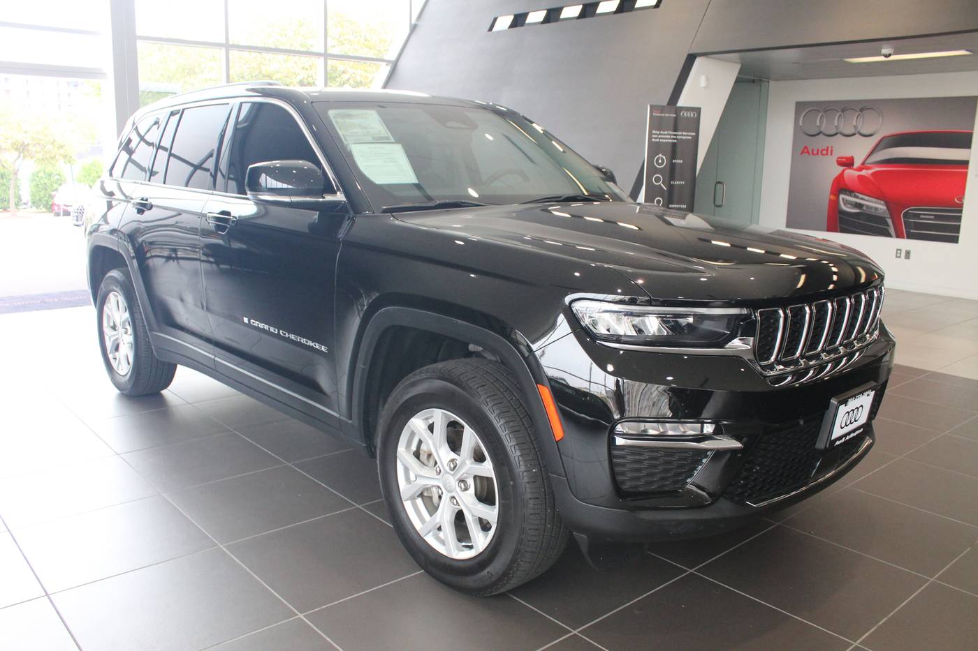 2024 Jeep Grand Cherokee Limited — SUV — 32,964 mi — Arlington, VA