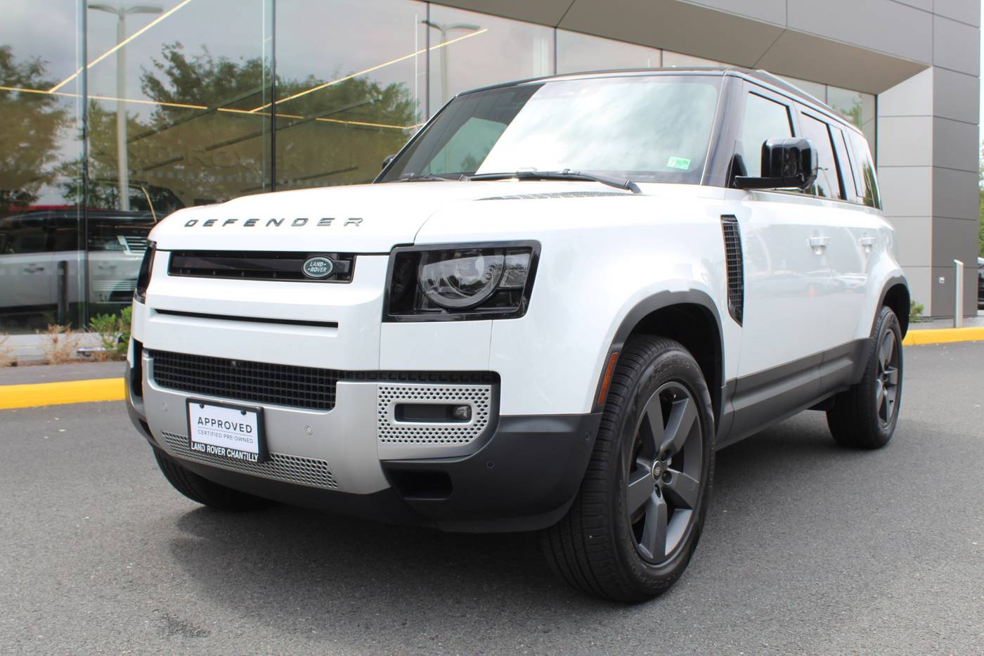 2025 Land Rover Defender S — SUV — 3,895 mi — Chantilly, VA
