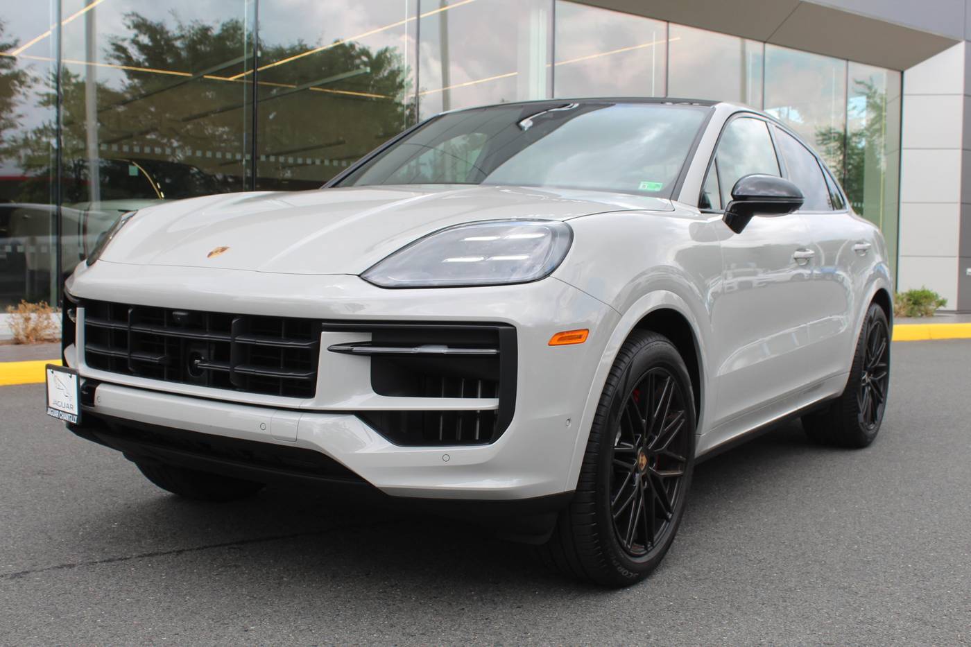 2025 Porsche Cayenne S — SUV — 1,595 mi — Chantilly, VA