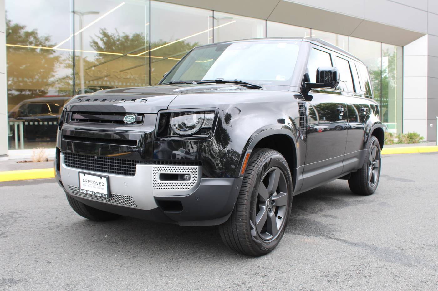 2025 Land Rover Defender S — SUV — 5,663 mi — Chantilly, VA
