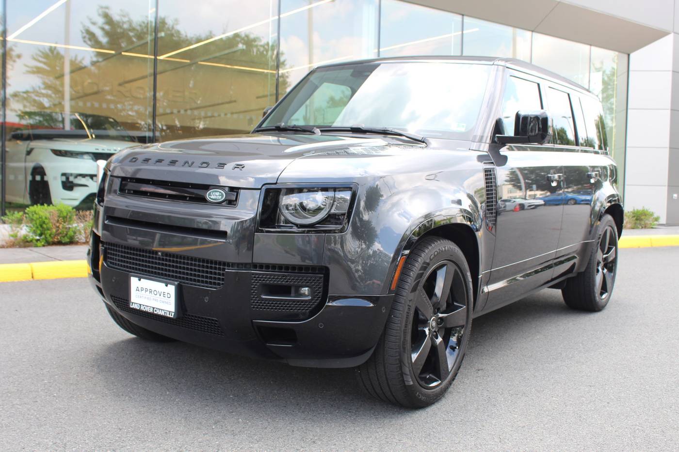 2025 Land Rover Defender X-Dynamic SE — SUV — 4,448 mi — Chantilly, VA