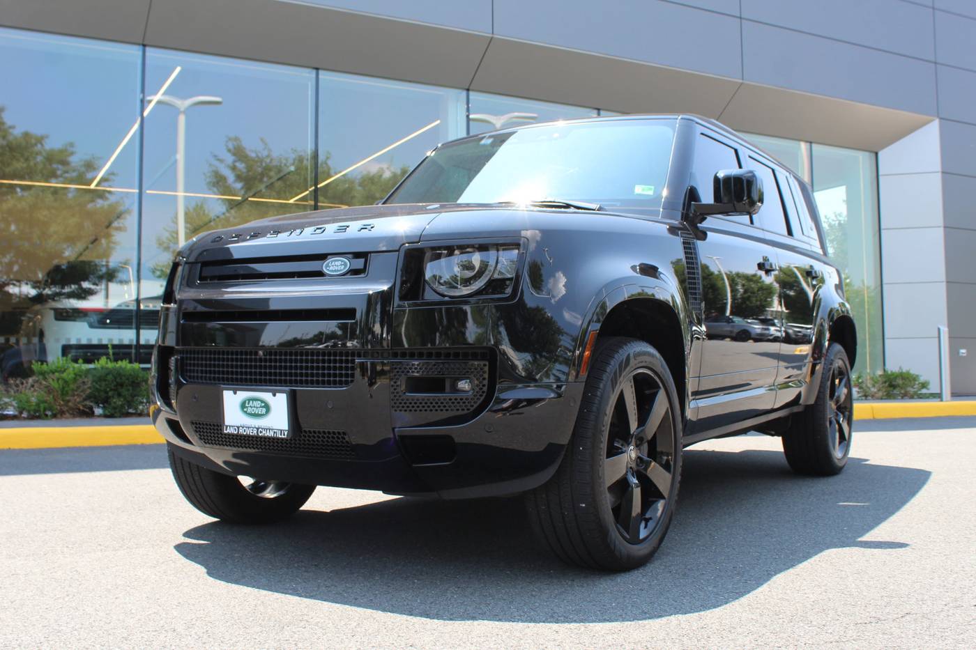 2024 Land Rover Defender X-Dynamic SE — SUV — 13,817 mi — Chantilly, VA