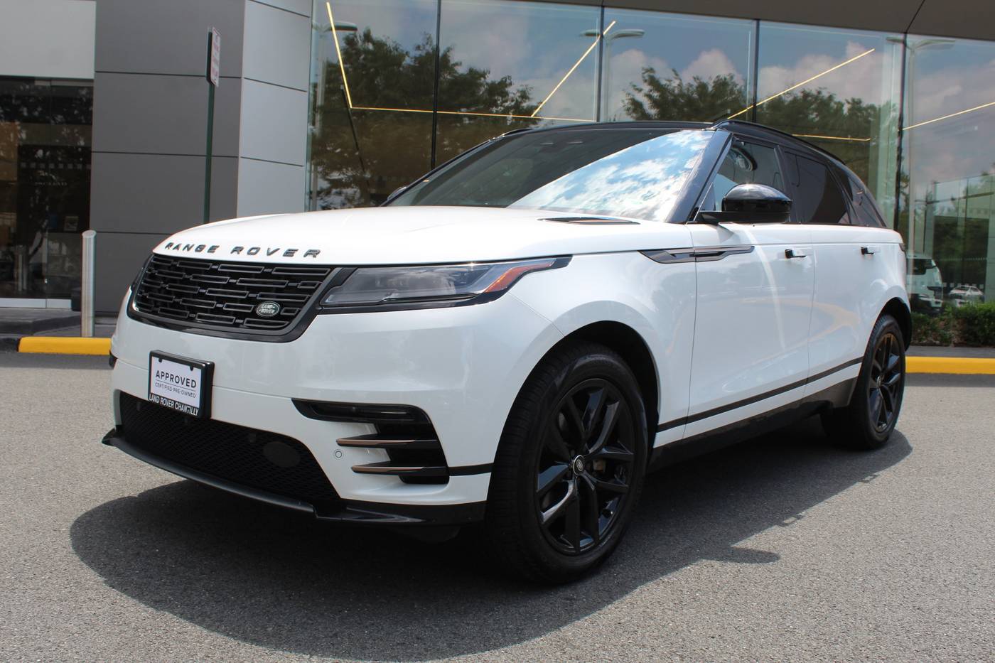 2025 Land Rover Range Rover Velar Dynamic SE — SUV — 5,298 mi — Chantilly, VA