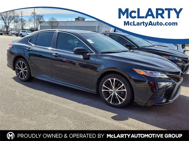 2020 Toyota Camry SE — Sedan — 69,807 mi — North Little Rock, AR