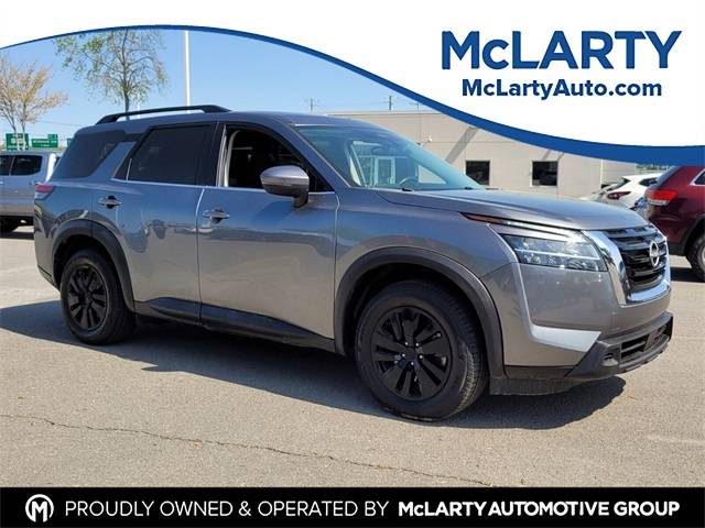 2022 Nissan Pathfinder SV — SUV — 100,819 mi — North Little Rock, AR