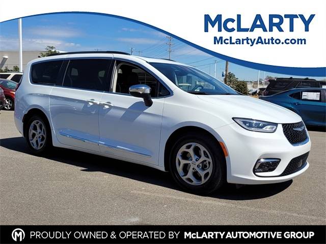 2023 Chrysler Pacifica Limited — Minivan — 53,852 mi — North Little Rock, AR