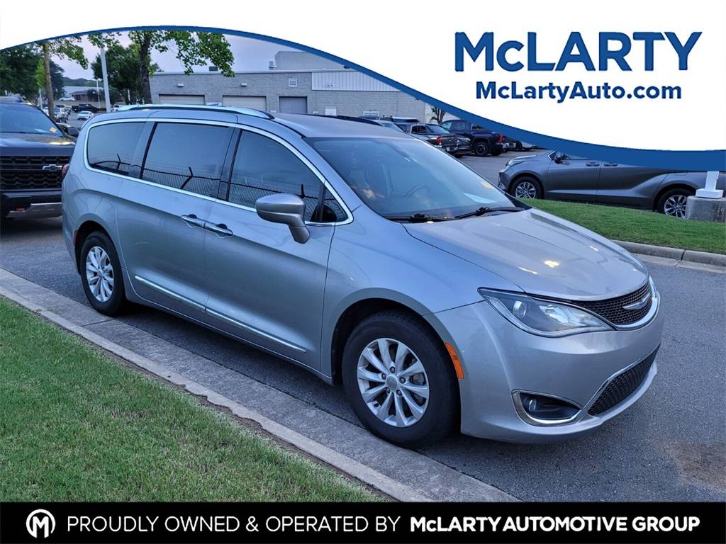 2019 Chrysler Pacifica Touring L — Minivan — 107,904 mi — North Little Rock, AR