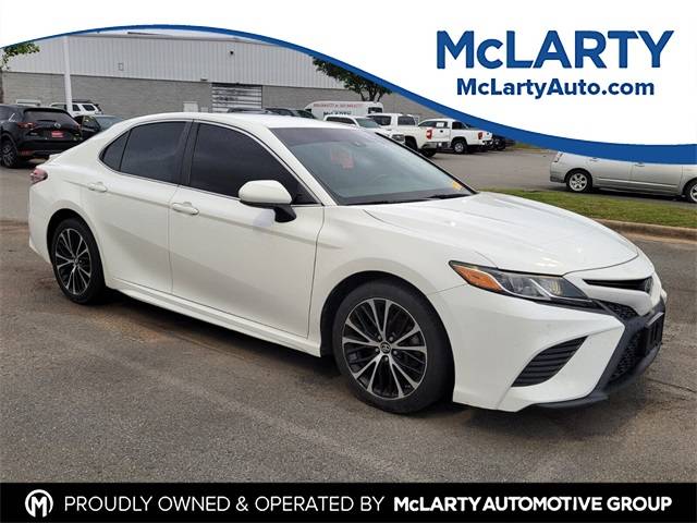 2018 Toyota Camry L — Sedan — 106,602 mi — North Little Rock, AR