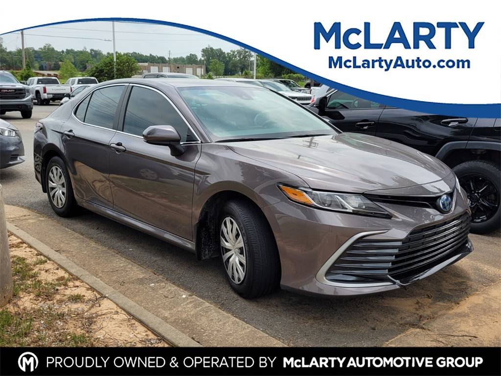 2022 Toyota Camry Hybrid LE — Sedan — 30,855 mi — North Little Rock, AR