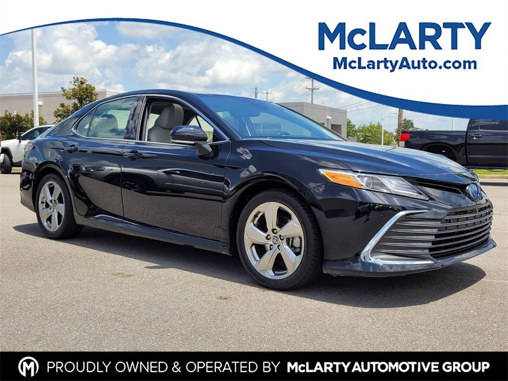 2023 Toyota Camry Hybrid XLE — Sedan — 20,195 mi — North Little Rock, AR