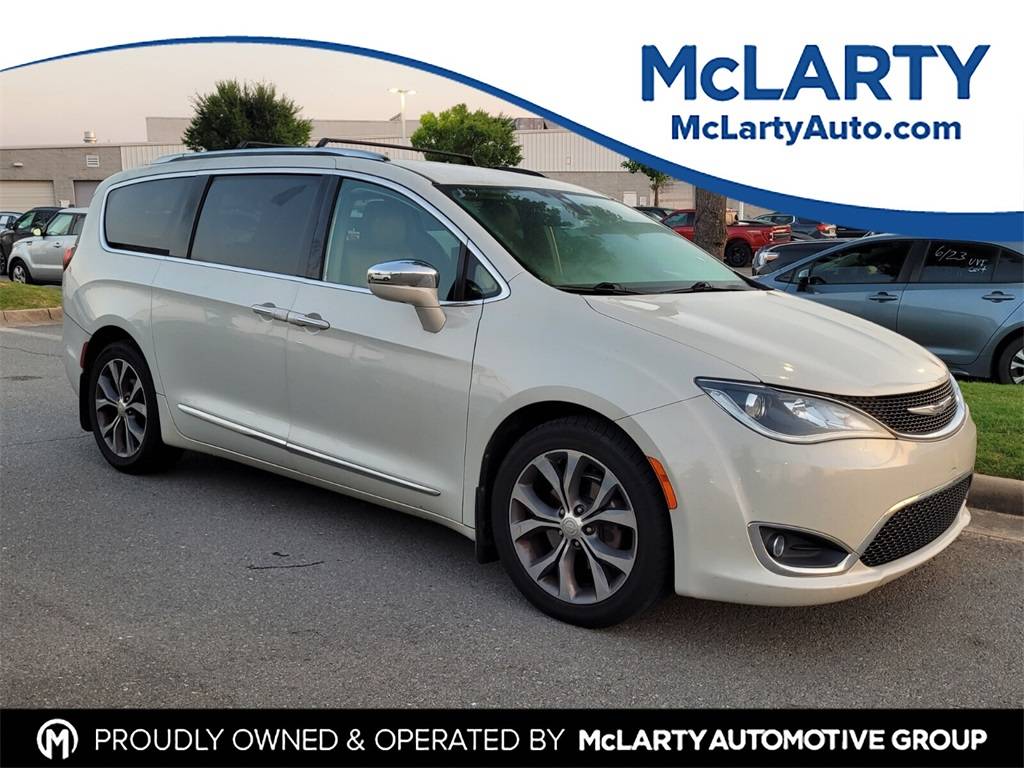 2017 Chrysler Pacifica Limited — Minivan — 117,944 mi — North Little Rock, AR