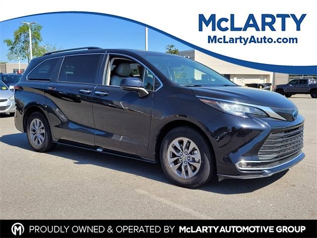 2023 Toyota Sienna XLE — Minivan — 50,141 mi — North Little Rock, AR