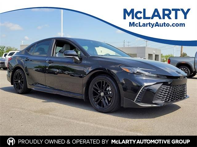 2025 Toyota Camry SE — Sedan — 8,581 mi — North Little Rock, AR