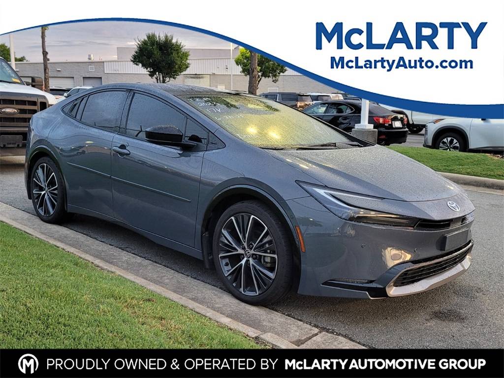 2023 Toyota Prius Limited — Hatchback — 17,122 mi — North Little Rock, AR