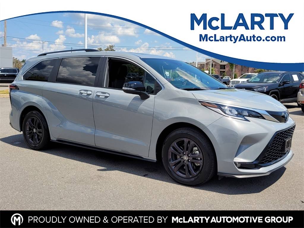 2024 Toyota Sienna XSE — Minivan — 25,988 mi — North Little Rock, AR