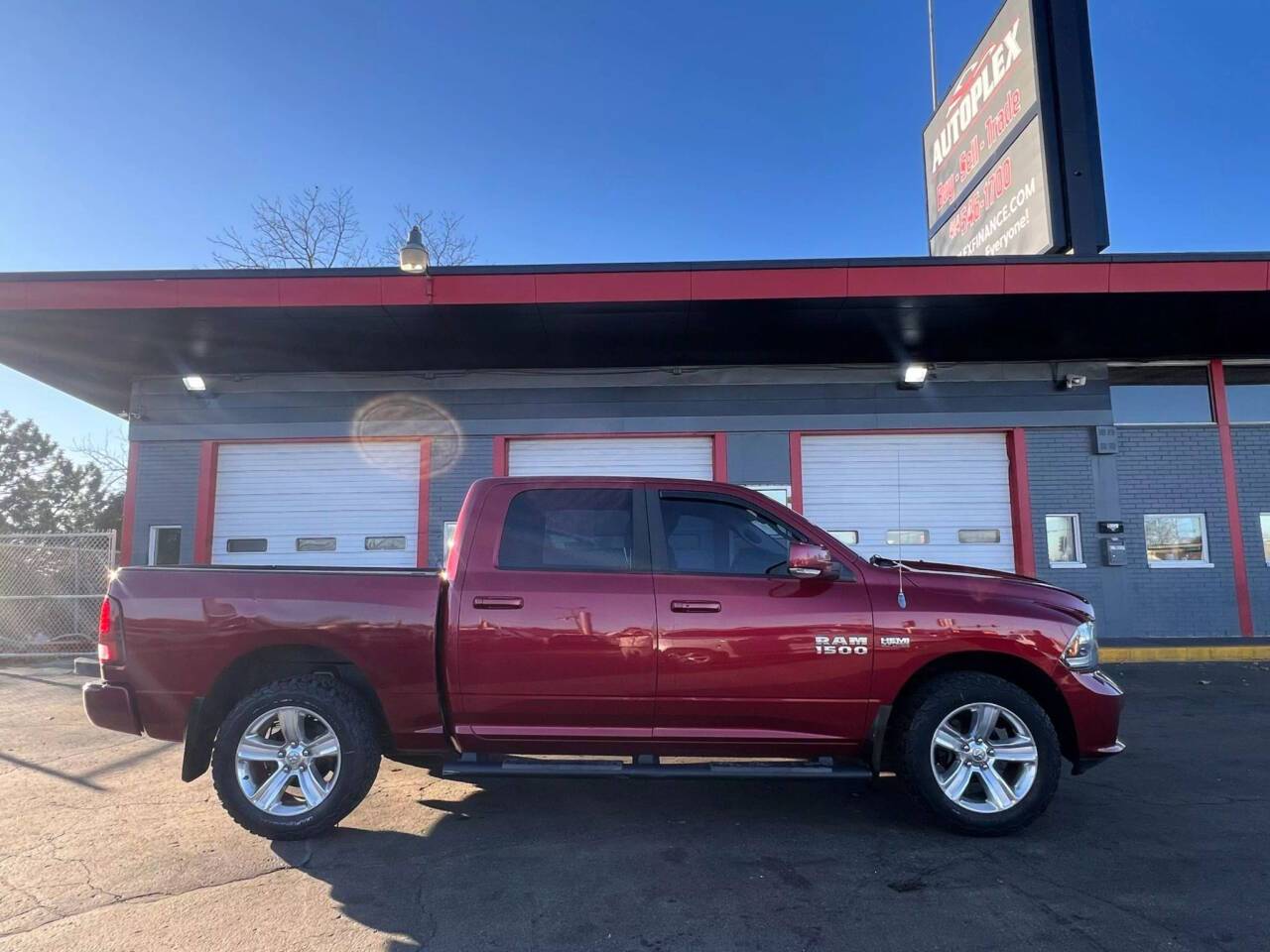 2013 Ram 1500 Sport — Pickup Truck — 99,314 mi — Milwaukee, WI