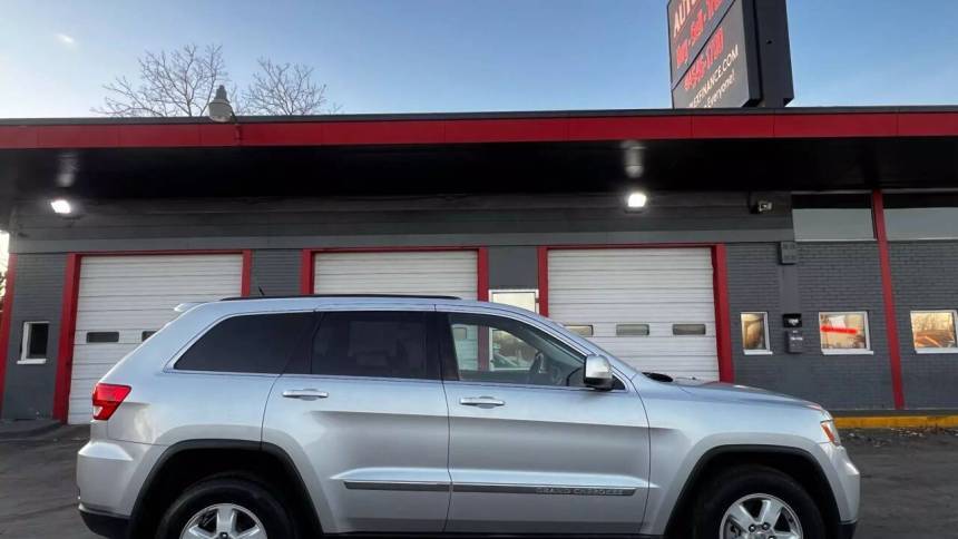 2013 Jeep Grand Cherokee Laredo — SUV — 93,853 mi — Milwaukee, WI