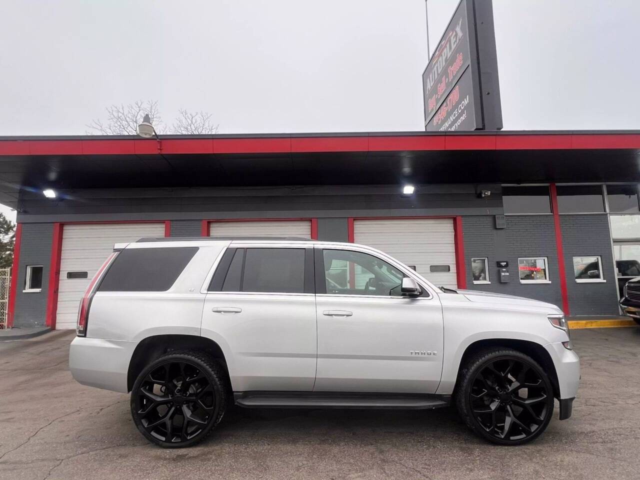 2017 Chevrolet Tahoe LT — SUV — 98,550 mi — Milwaukee, WI