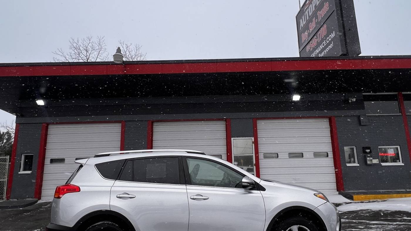 2015 Toyota RAV4 XLE — SUV — 106,526 mi — Milwaukee, WI