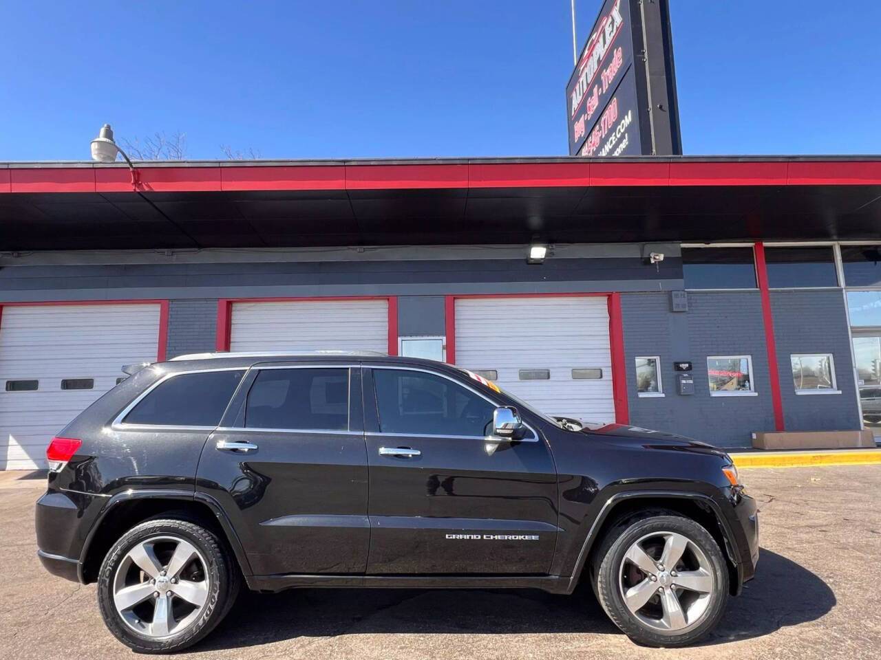 2015 Jeep Grand Cherokee Overland — SUV — 101,828 mi — Milwaukee, WI