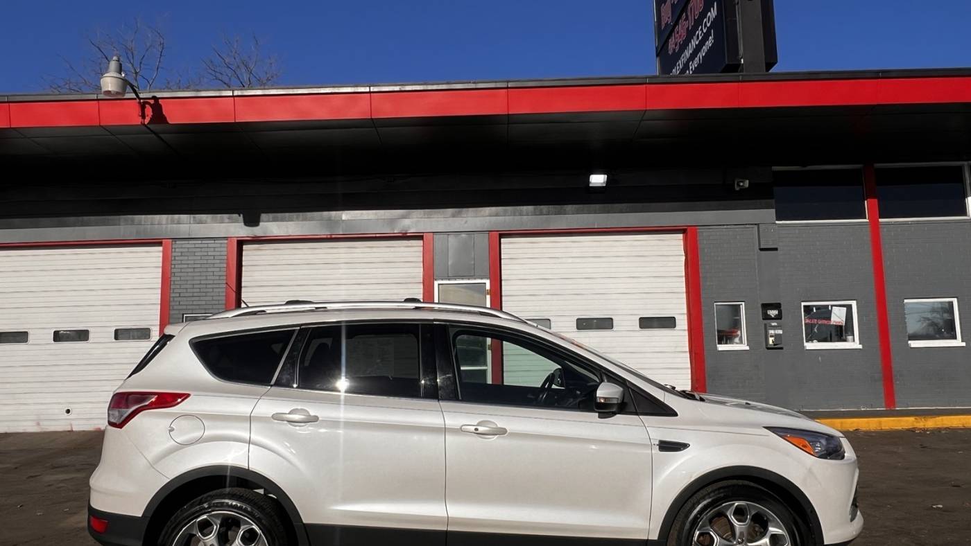 2014 Ford Escape Titanium — SUV — 111,166 mi — Milwaukee, WI